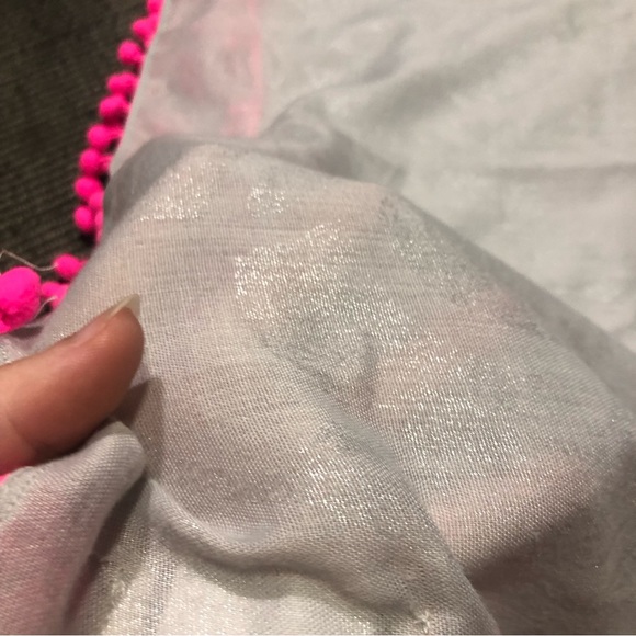 Hollister Woman’s Scarf One Size Gray Pink Metallic Pompoms Sheer Wrap Square - Picture 6 of 7